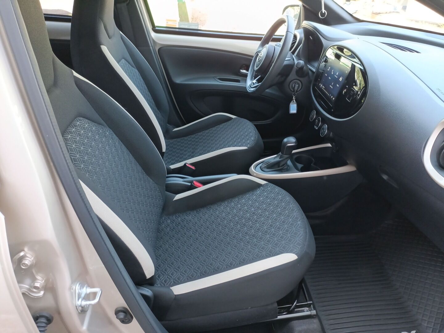 Toyota Aygo X - zdjęcie 11
