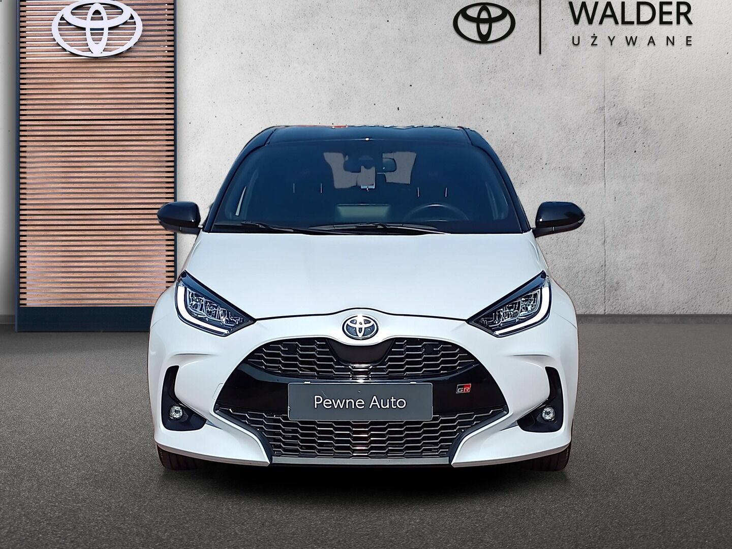 Toyota Yaris - zdjęcie 8
