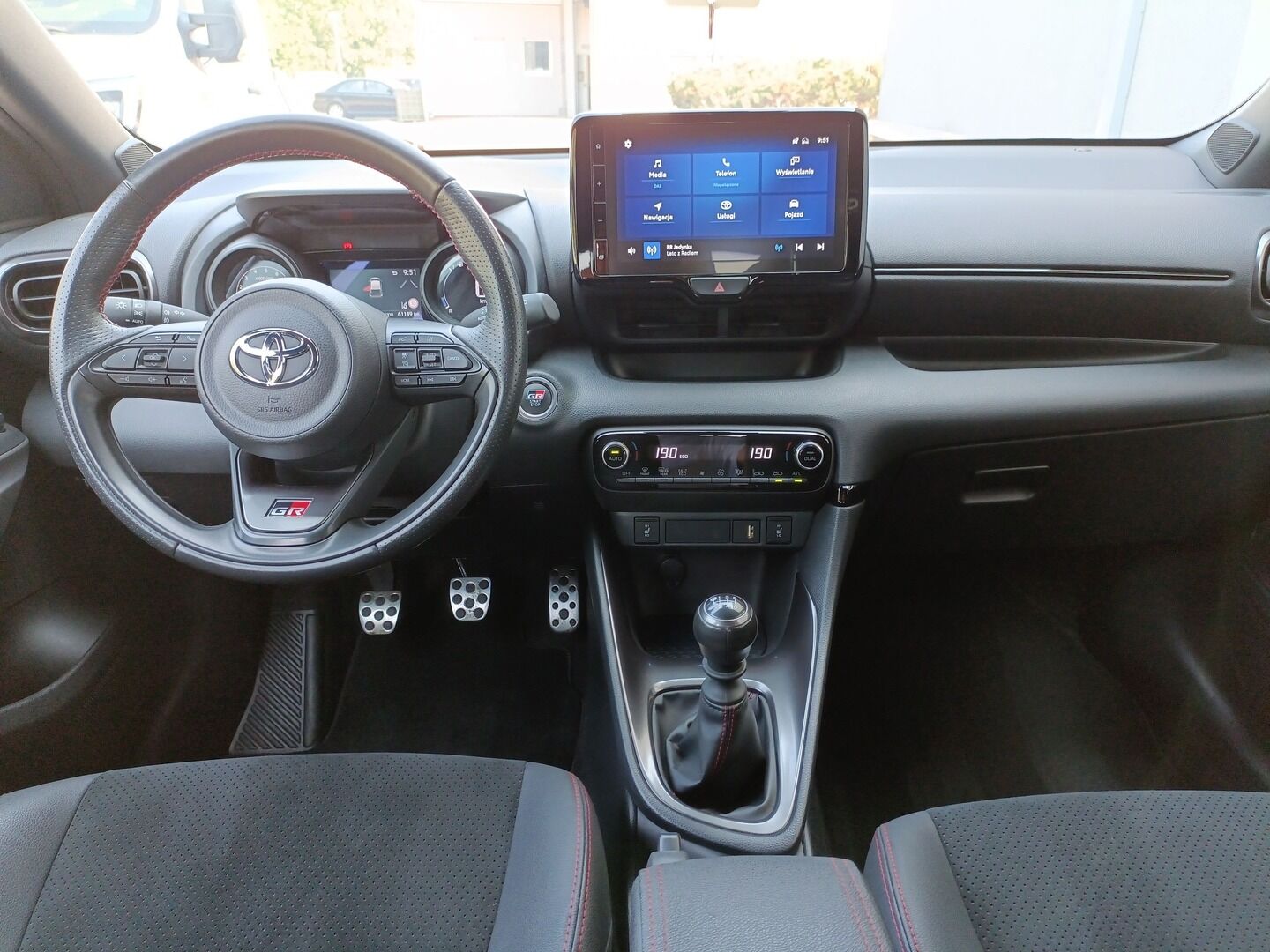 Toyota Yaris - zdjęcie 13