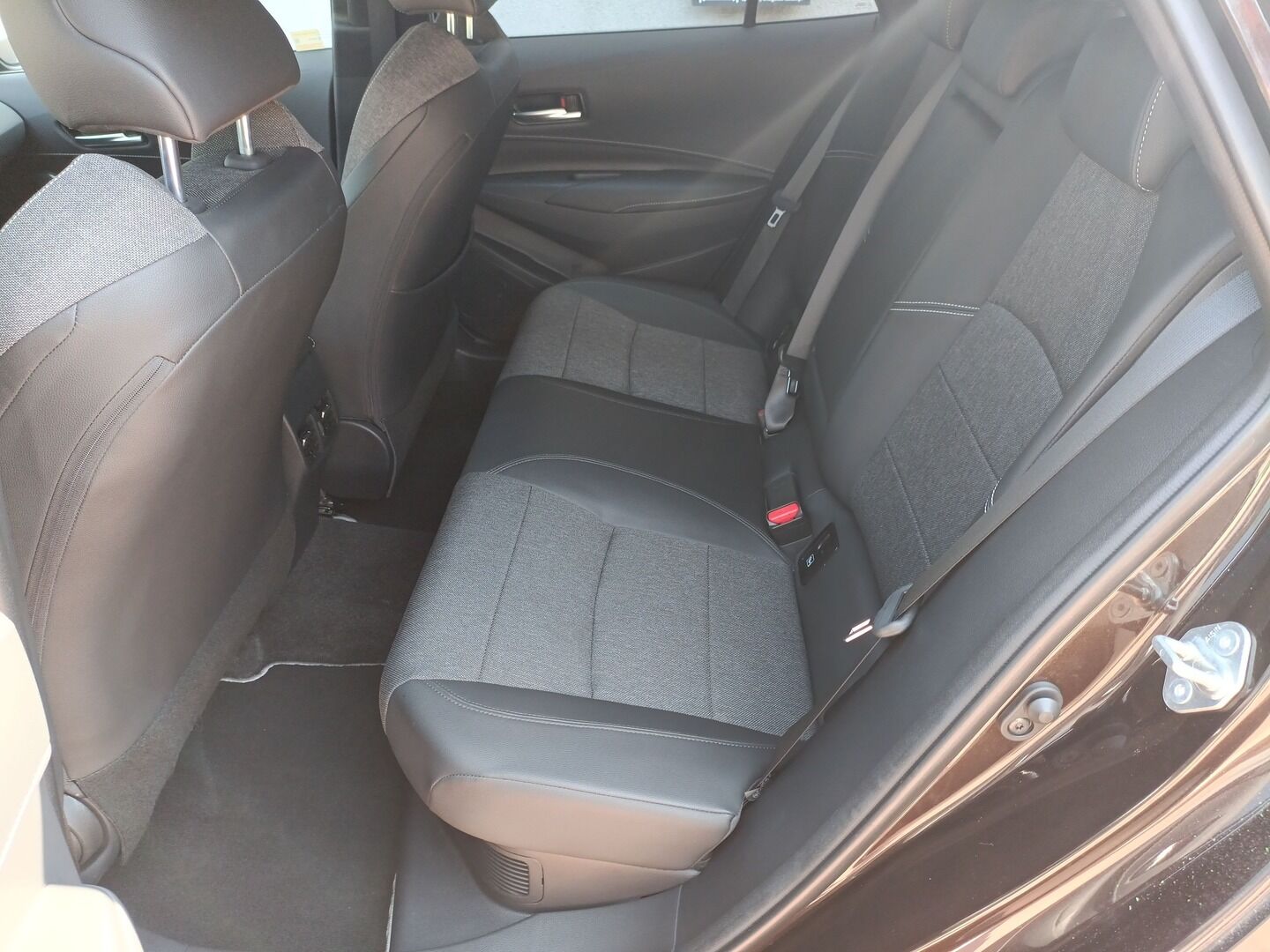 Toyota Corolla - zdjęcie 10