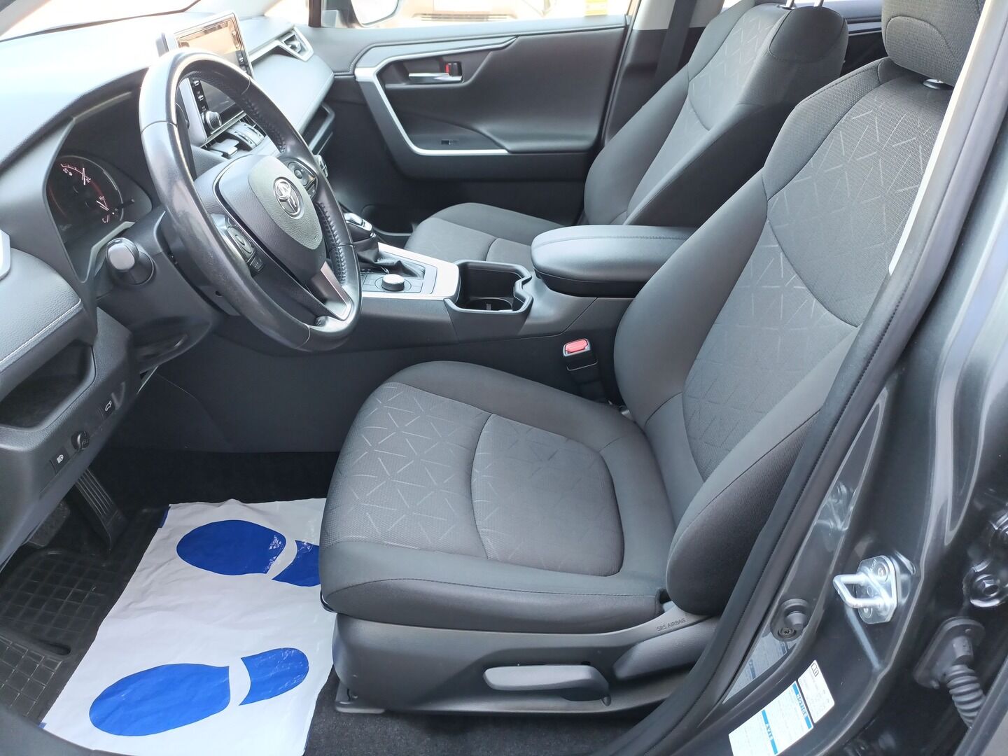 Toyota RAV4 - zdjęcie 9