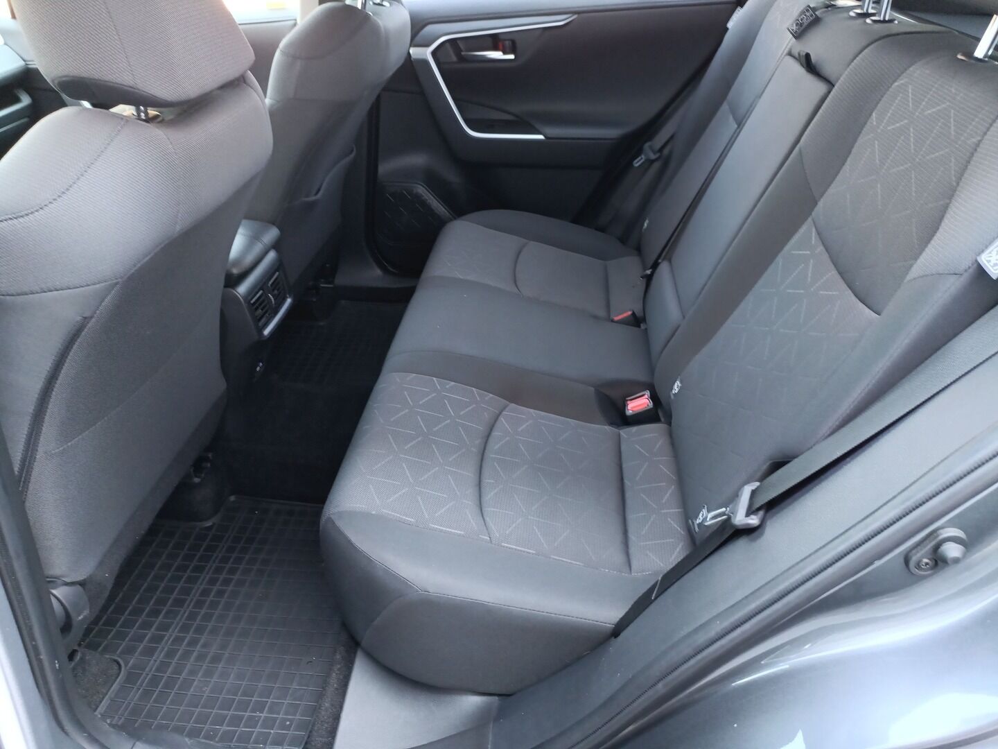 Toyota RAV4 - zdjęcie 10