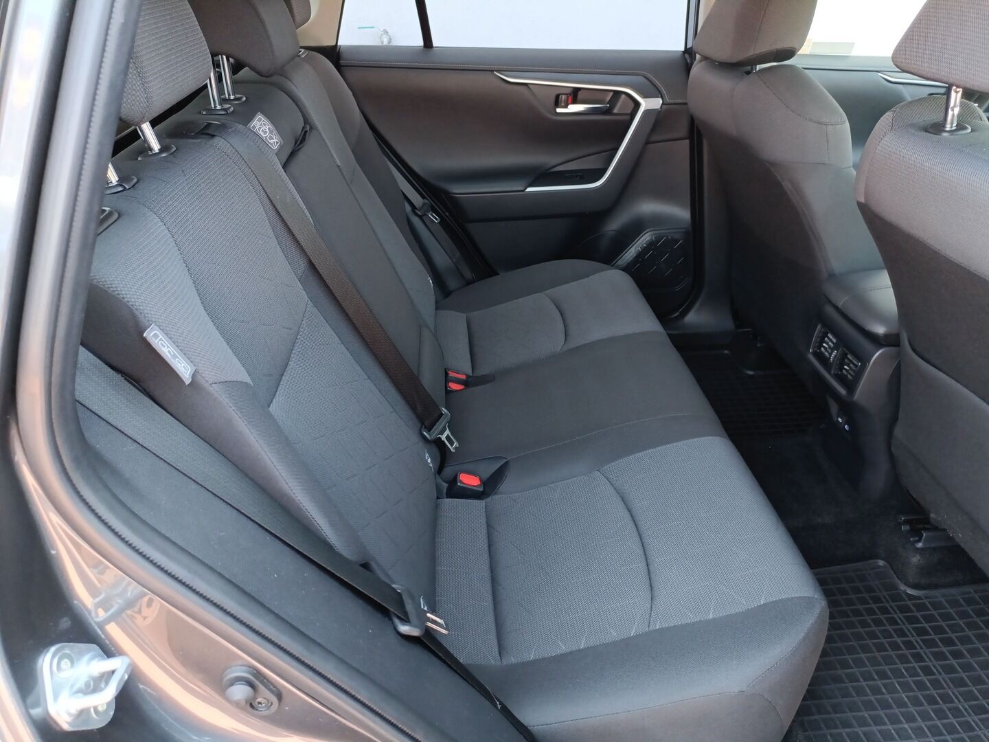Toyota RAV4 - zdjęcie 12