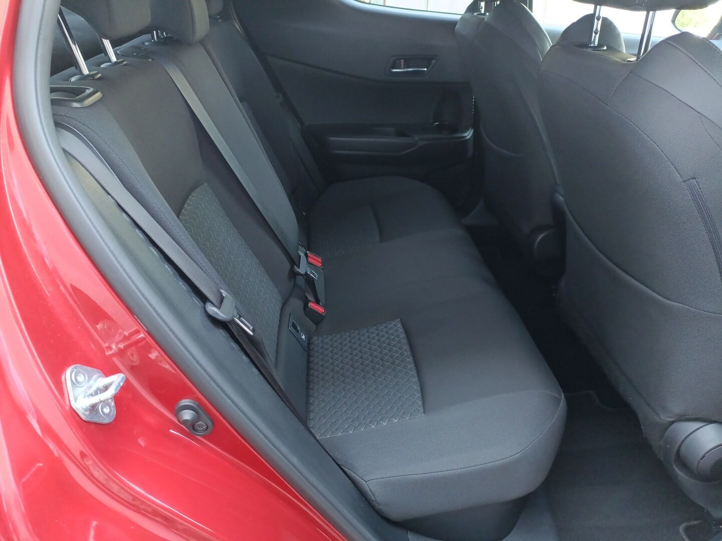 Toyota C-HR - zdjęcie 13