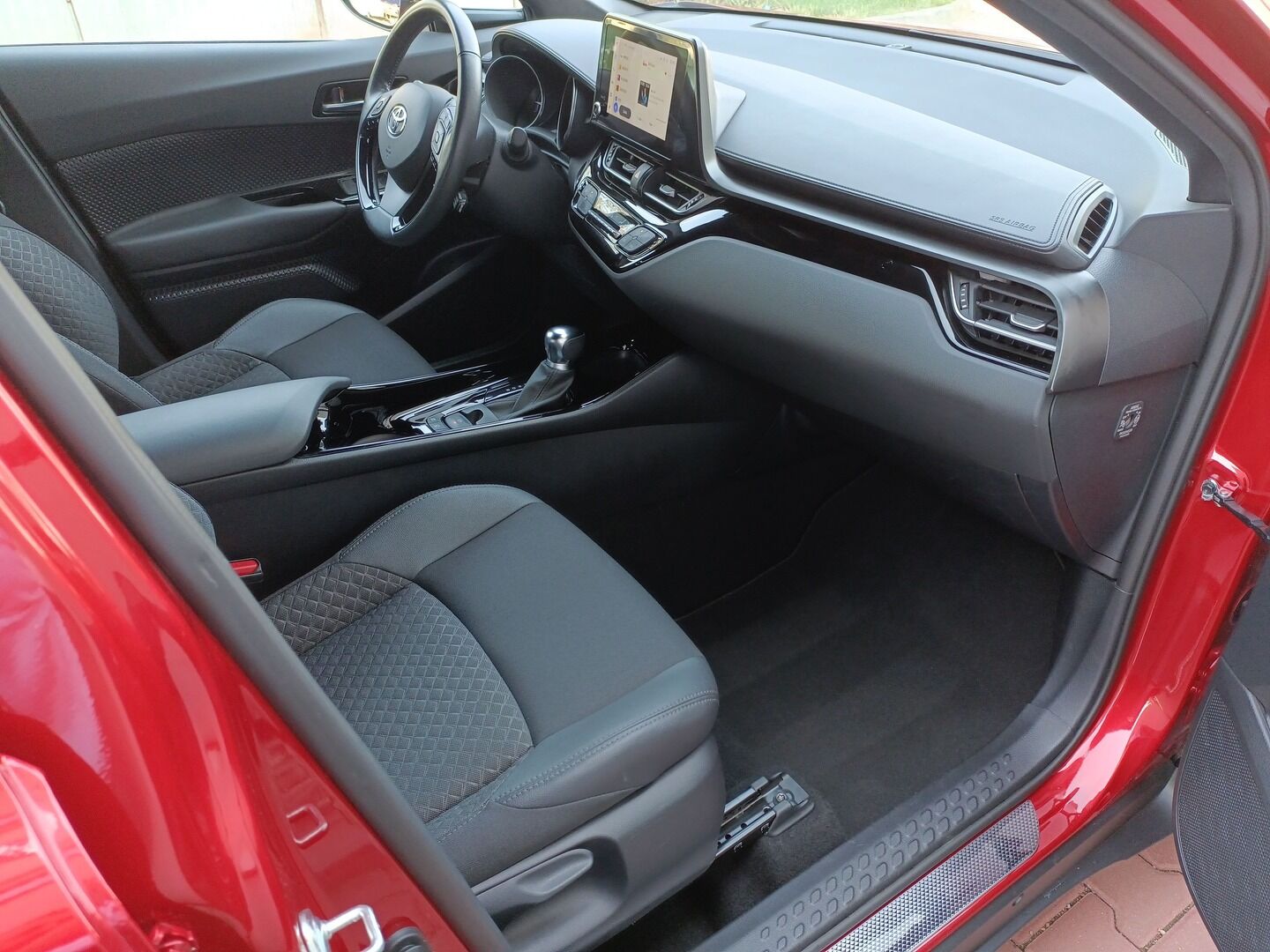 Toyota C-HR - zdjęcie 20