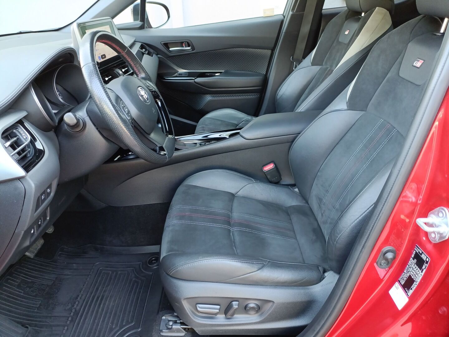Toyota C-HR - zdjęcie 9