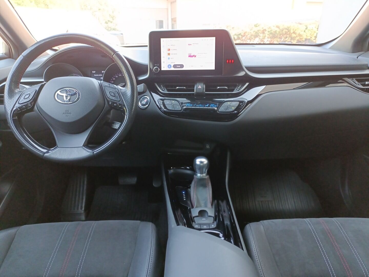 Toyota C-HR - zdjęcie 13