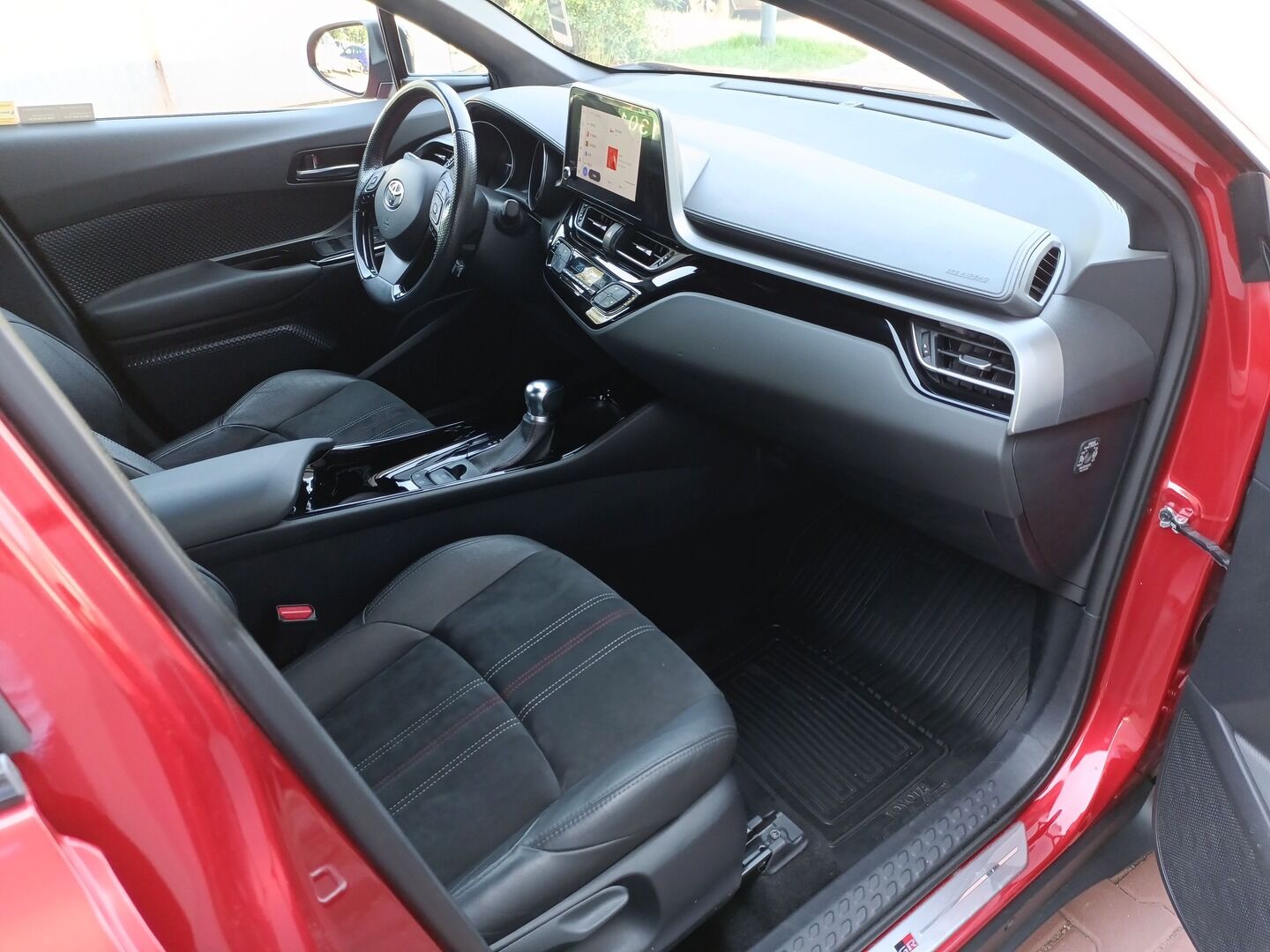 Toyota C-HR - zdjęcie 20