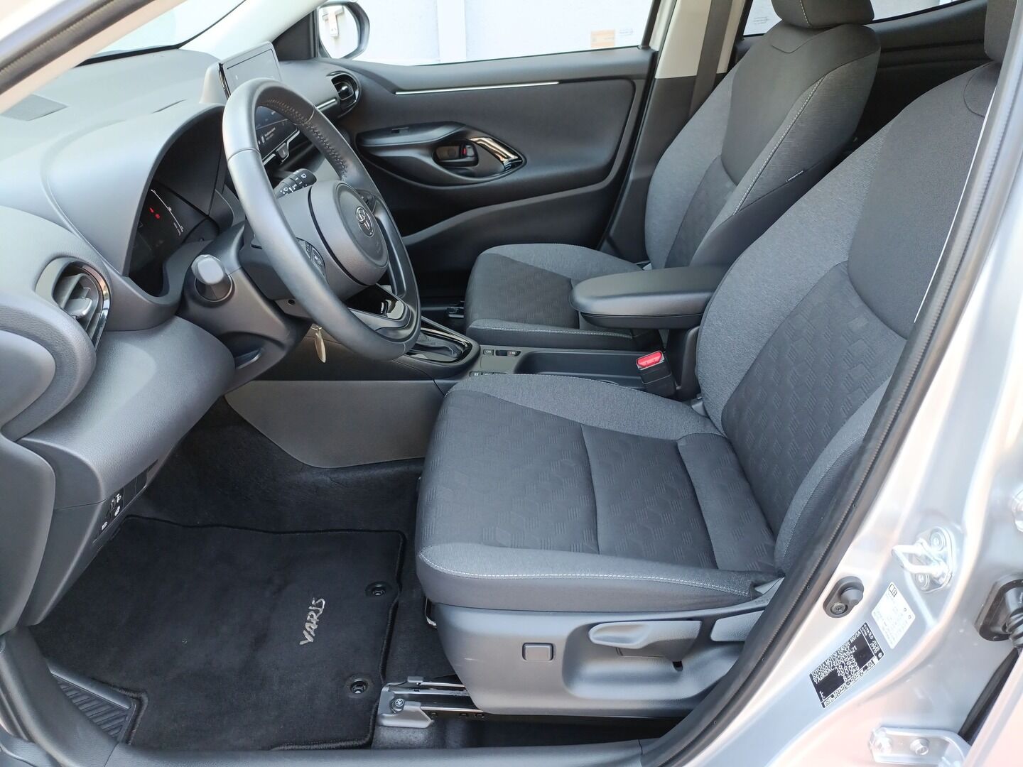Toyota Yaris - zdjęcie 10