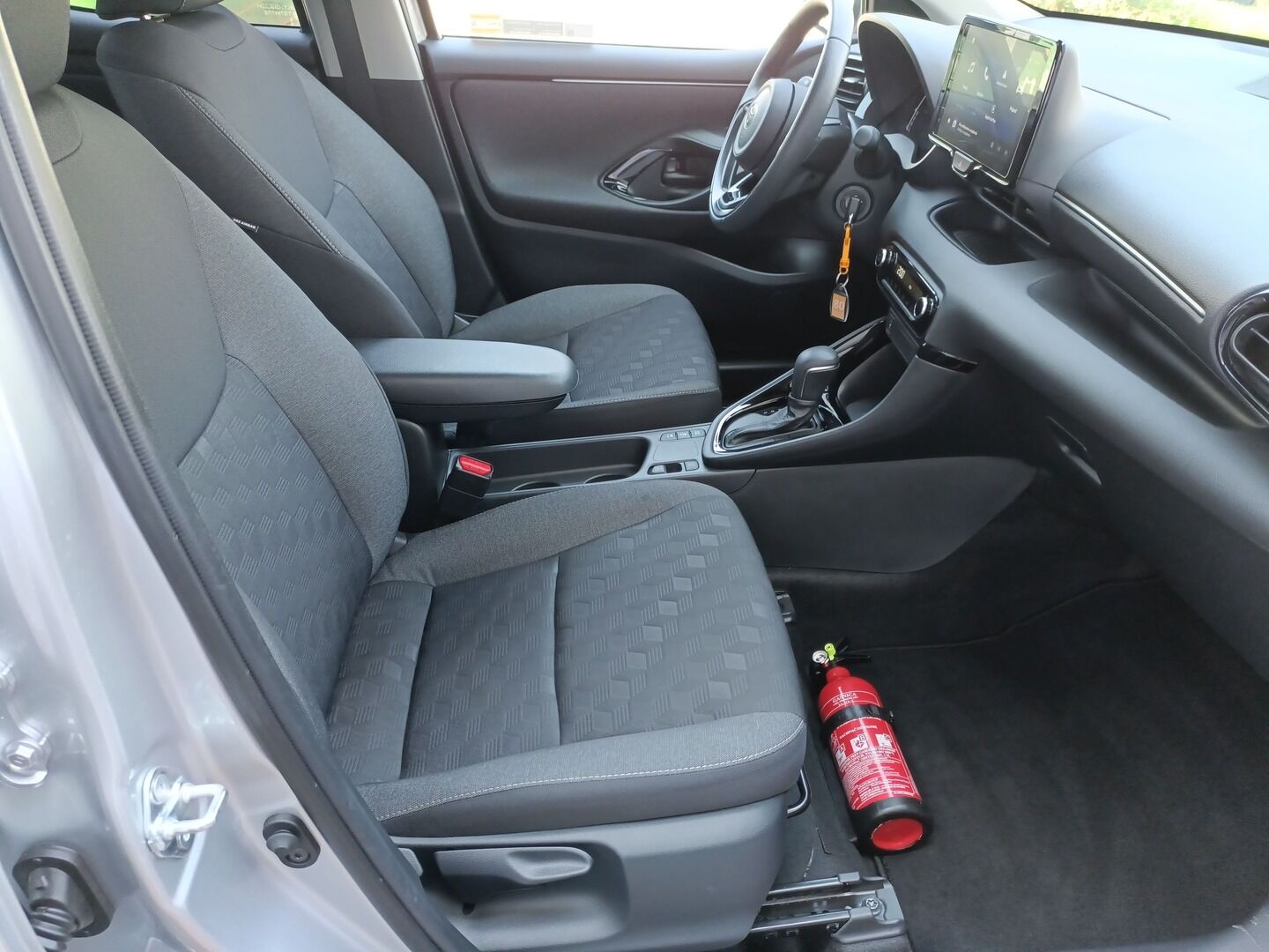 Toyota Yaris - zdjęcie 12