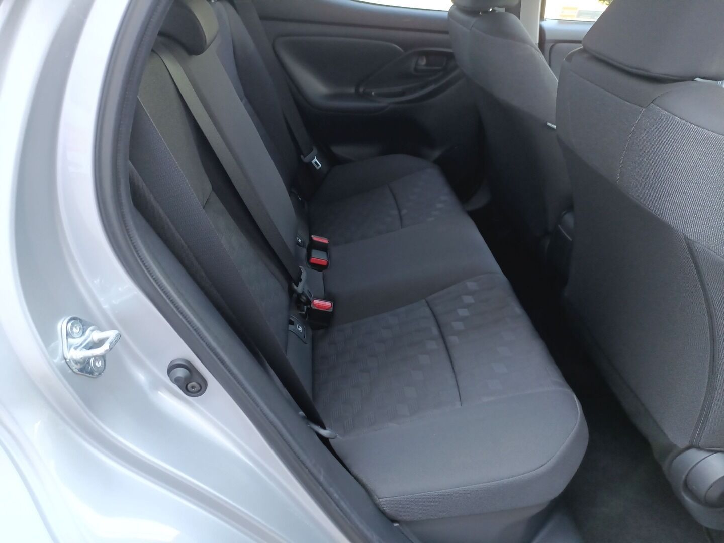 Toyota Yaris - zdjęcie 13