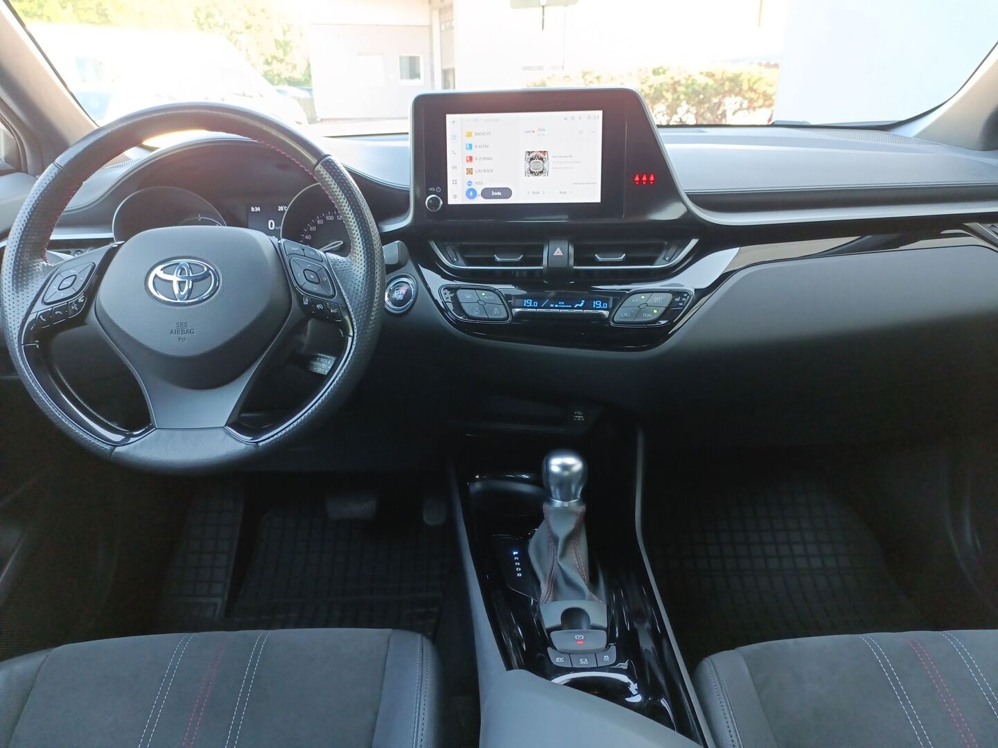 Toyota C-HR - zdjęcie 13