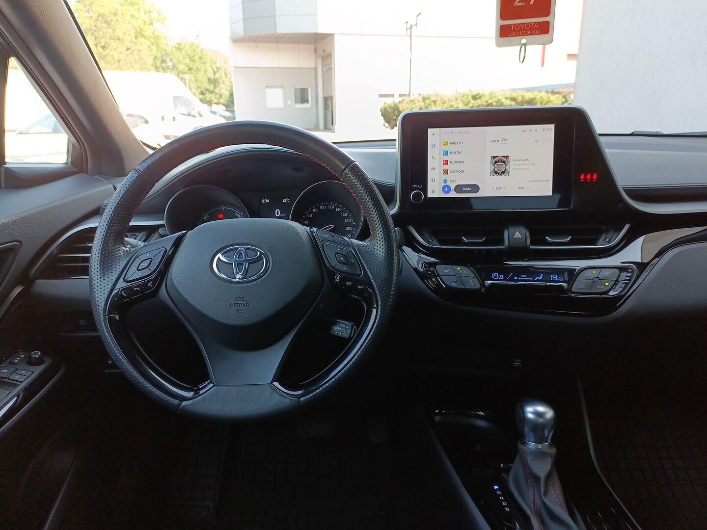 Toyota C-HR - zdjęcie 14