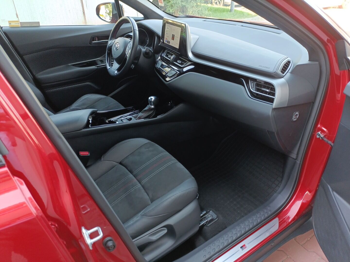 Toyota C-HR - zdjęcie 20