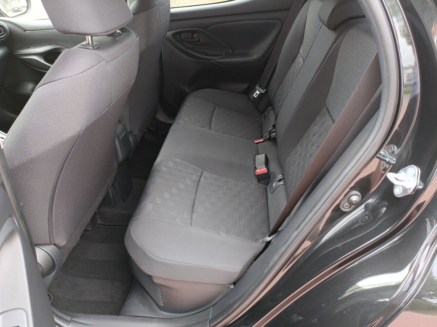Toyota Yaris - zdjęcie 10