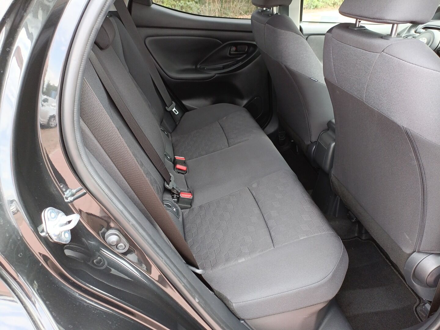 Toyota Yaris - zdjęcie 12