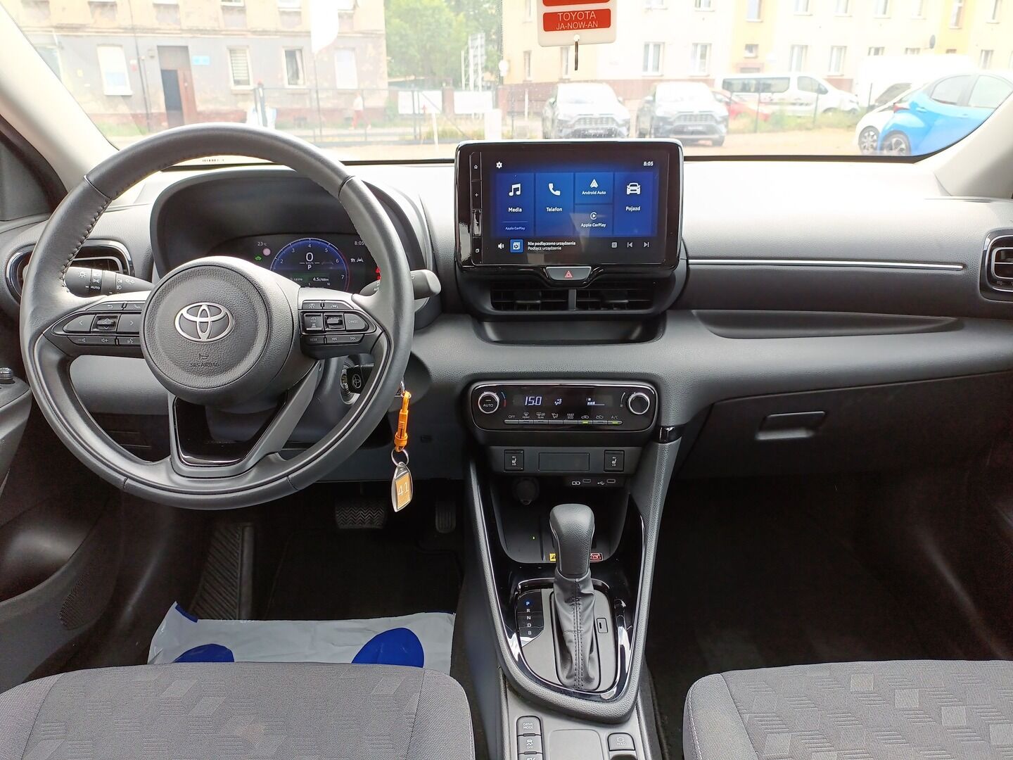Toyota Yaris - zdjęcie 13
