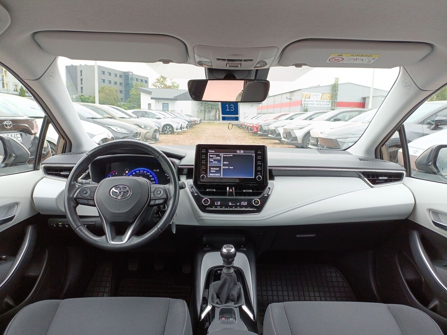 Toyota Corolla - zdjęcie 13