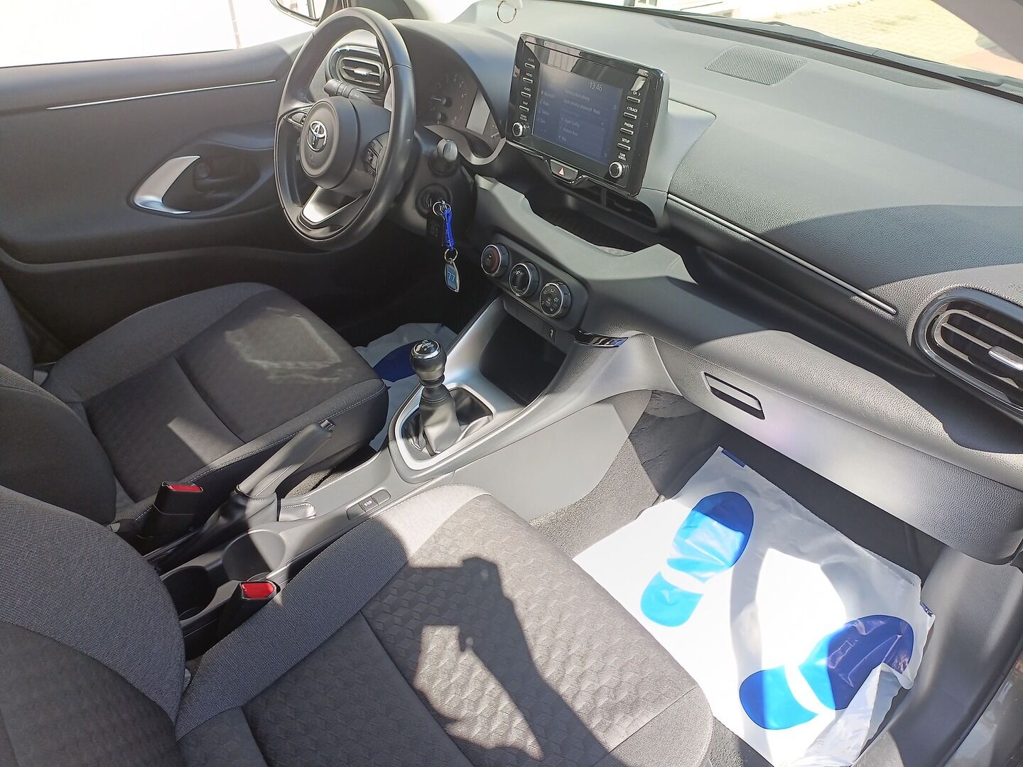 Toyota Yaris - zdjęcie 11