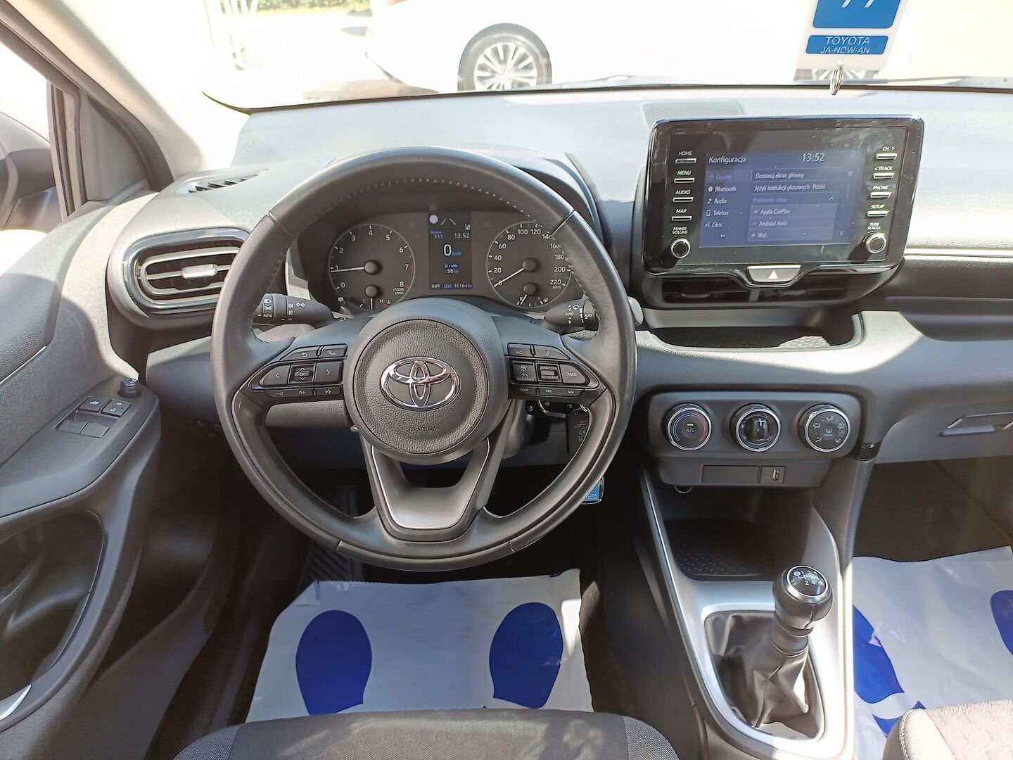 Toyota Yaris - zdjęcie 14