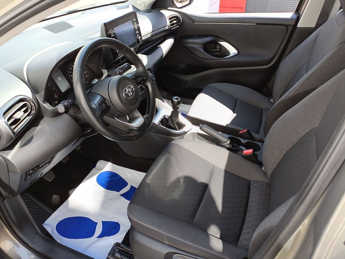 Toyota Yaris - zdjęcie 9