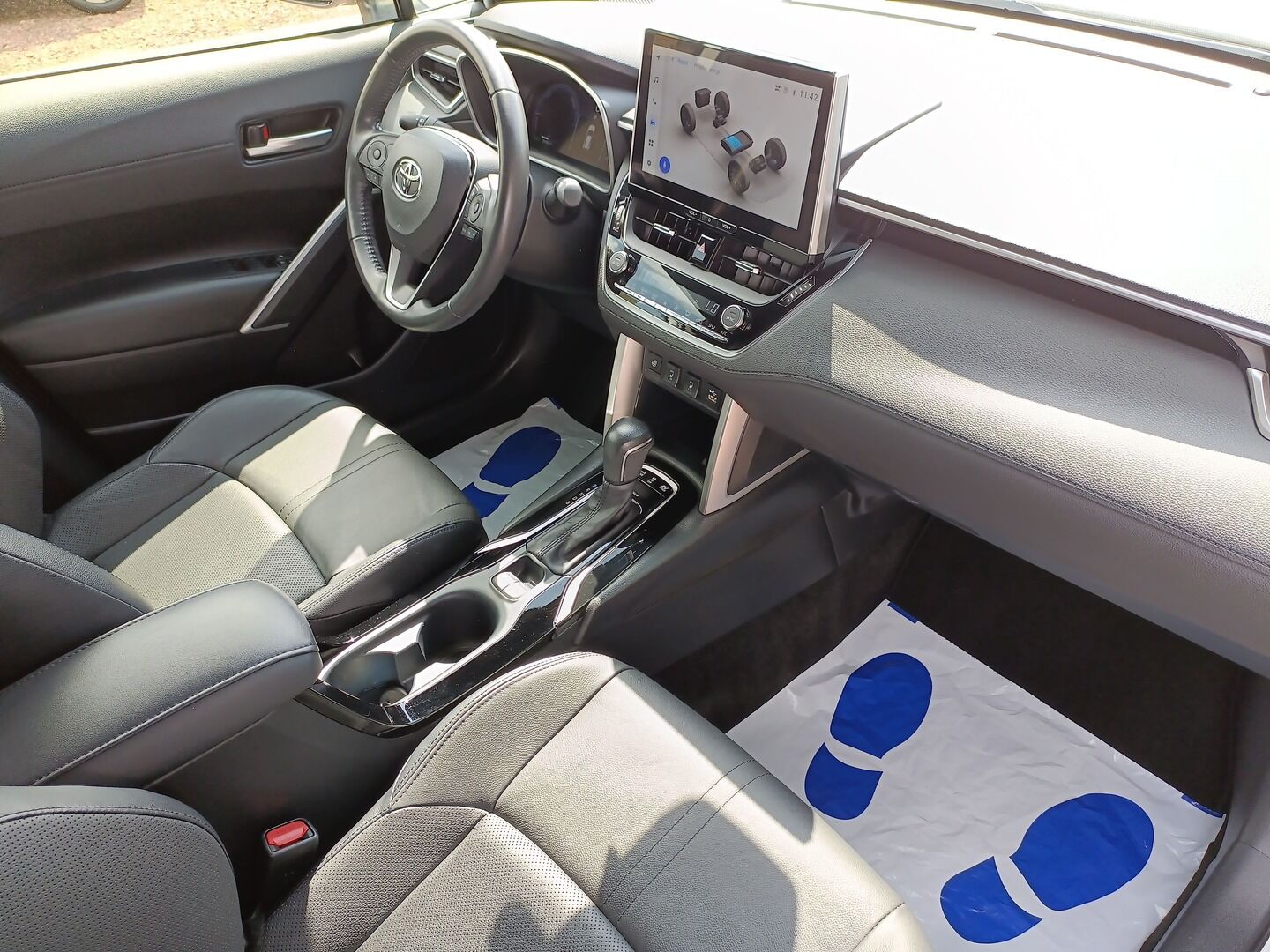 Toyota Corolla Cross - zdjęcie 9