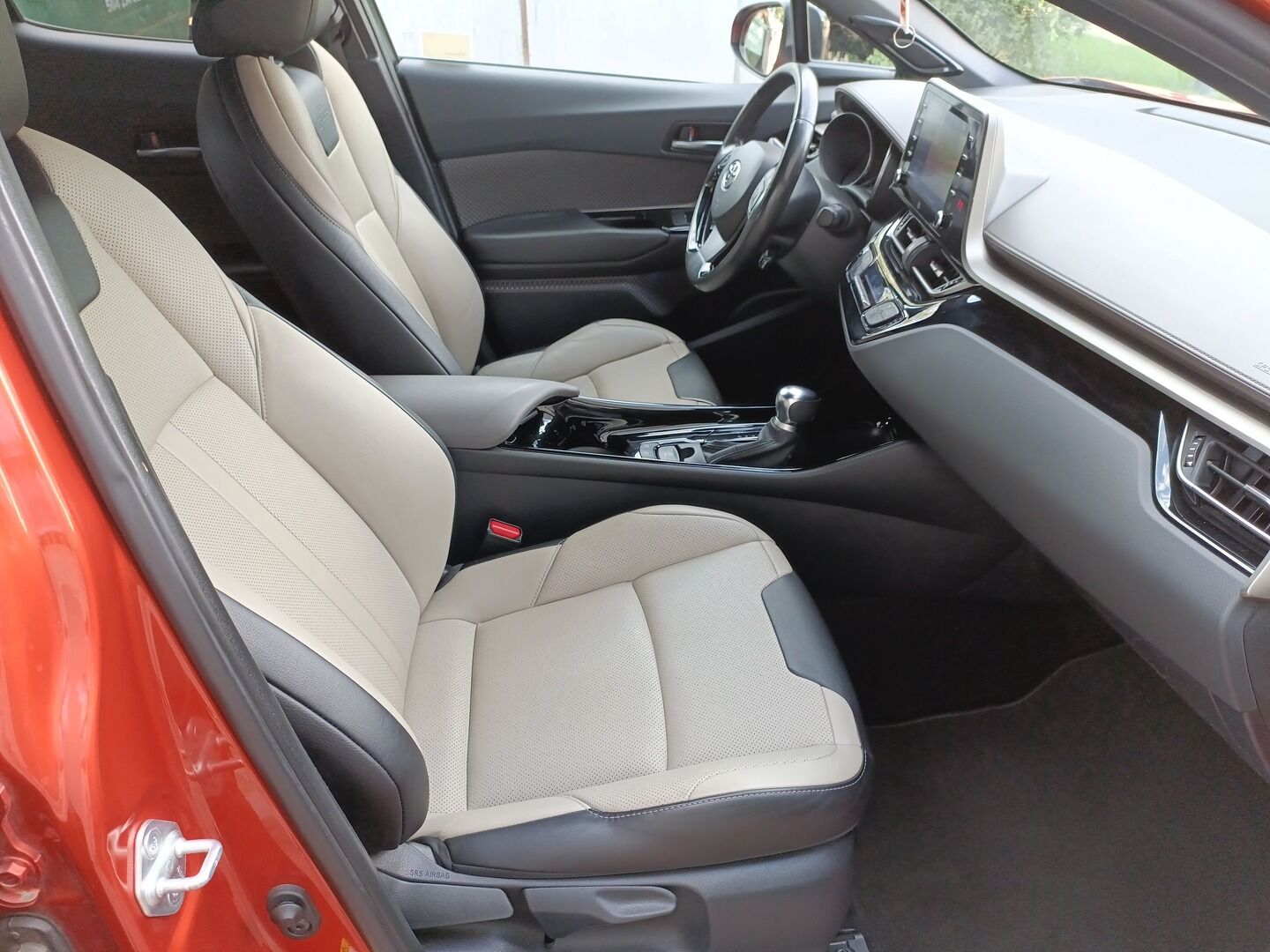 Toyota C-HR - zdjęcie 11