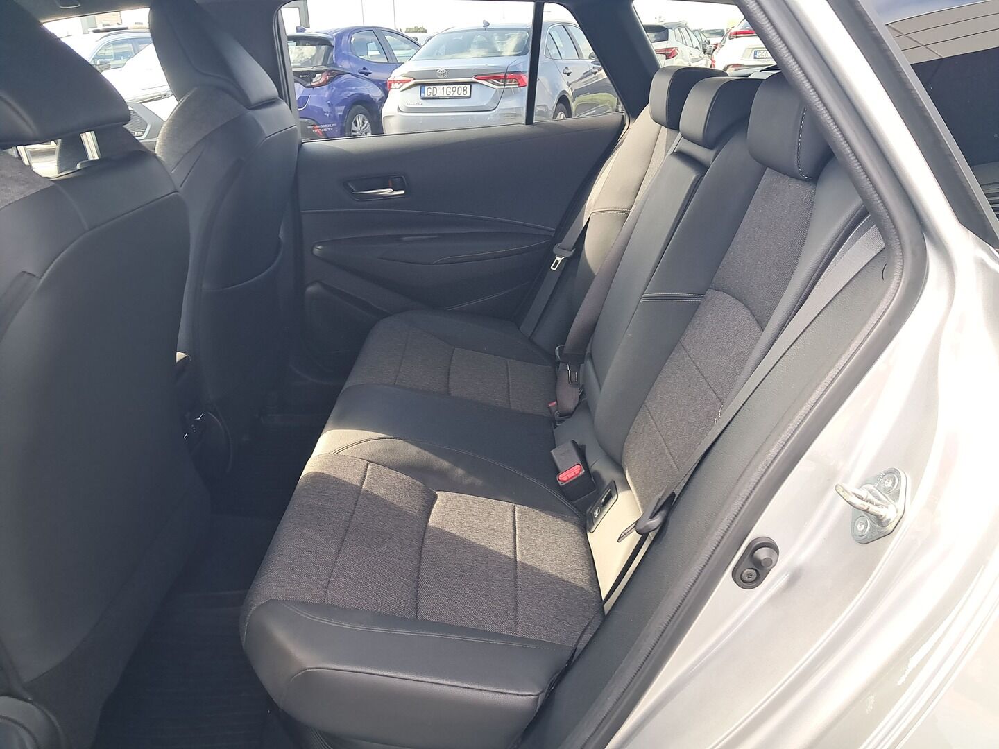 Toyota Corolla - zdjęcie 11