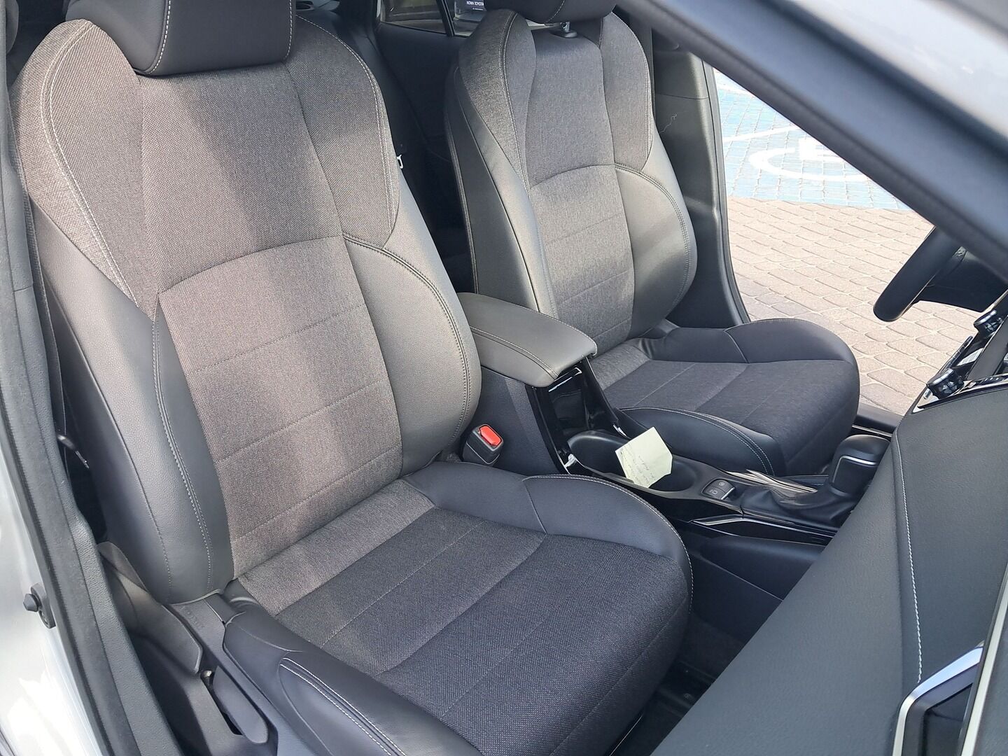 Toyota Corolla - zdjęcie 13