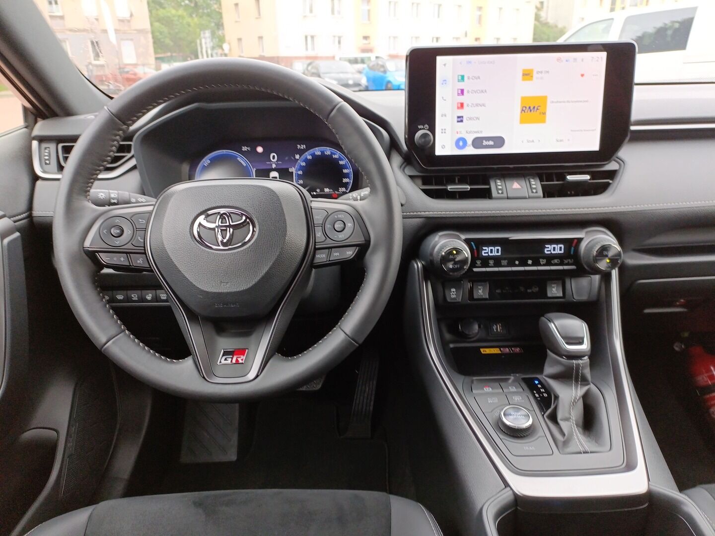 Toyota RAV4 - zdjęcie 14