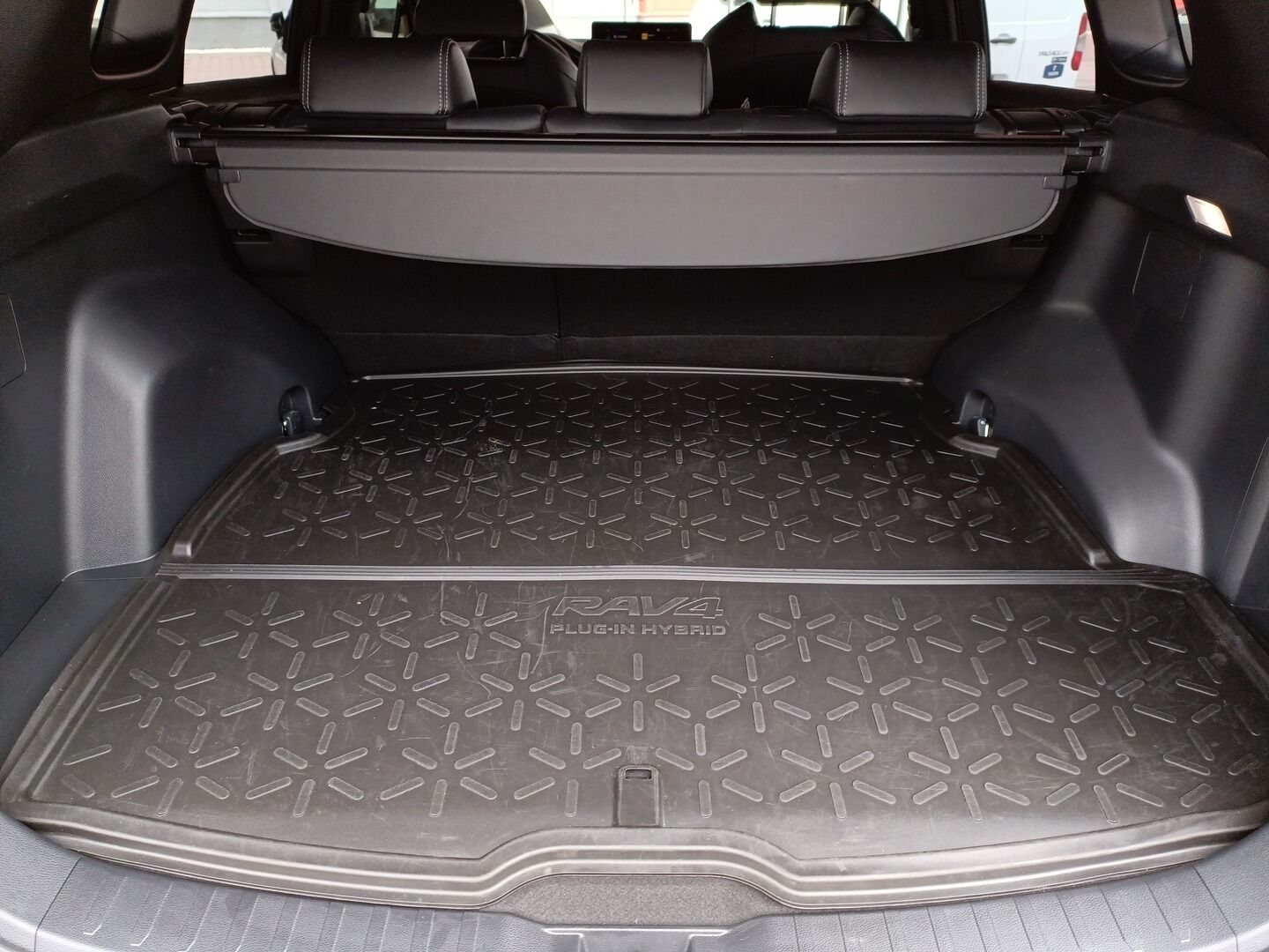 Toyota RAV4 - zdjęcie 18