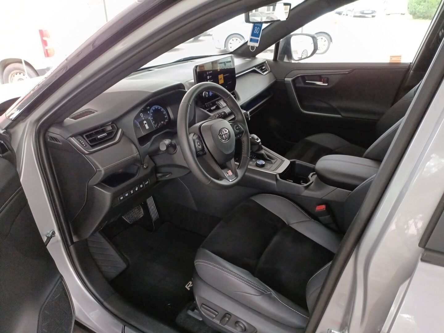 Toyota RAV4 - zdjęcie 19