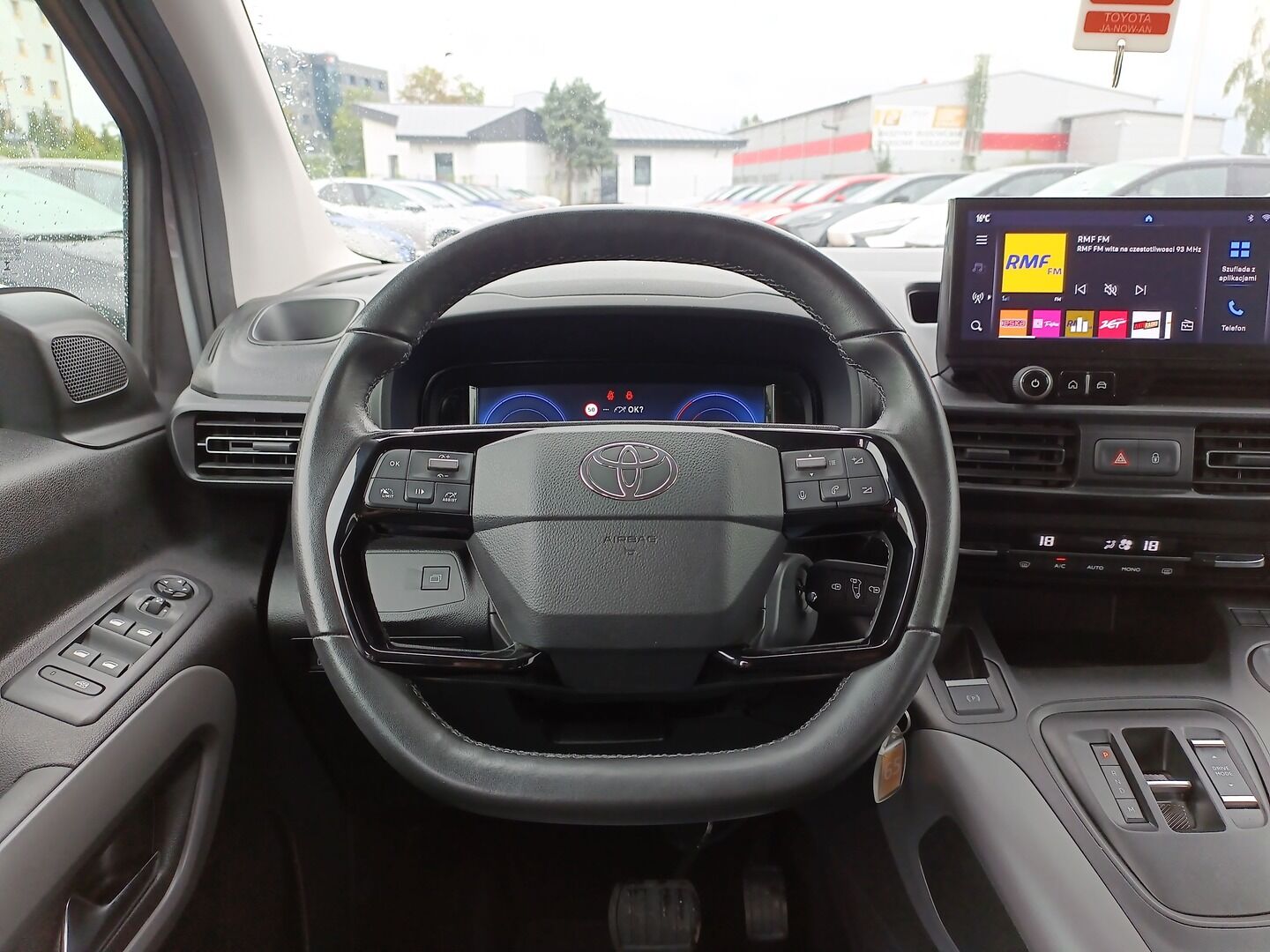 Toyota PROACE CITY VERSO - zdjęcie 17