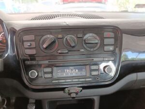 Volkswagen up! - miniatura 17