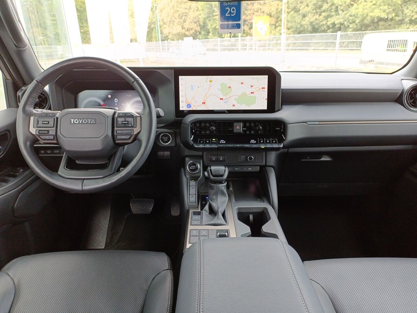 Toyota Land Cruiser - zdjęcie 13