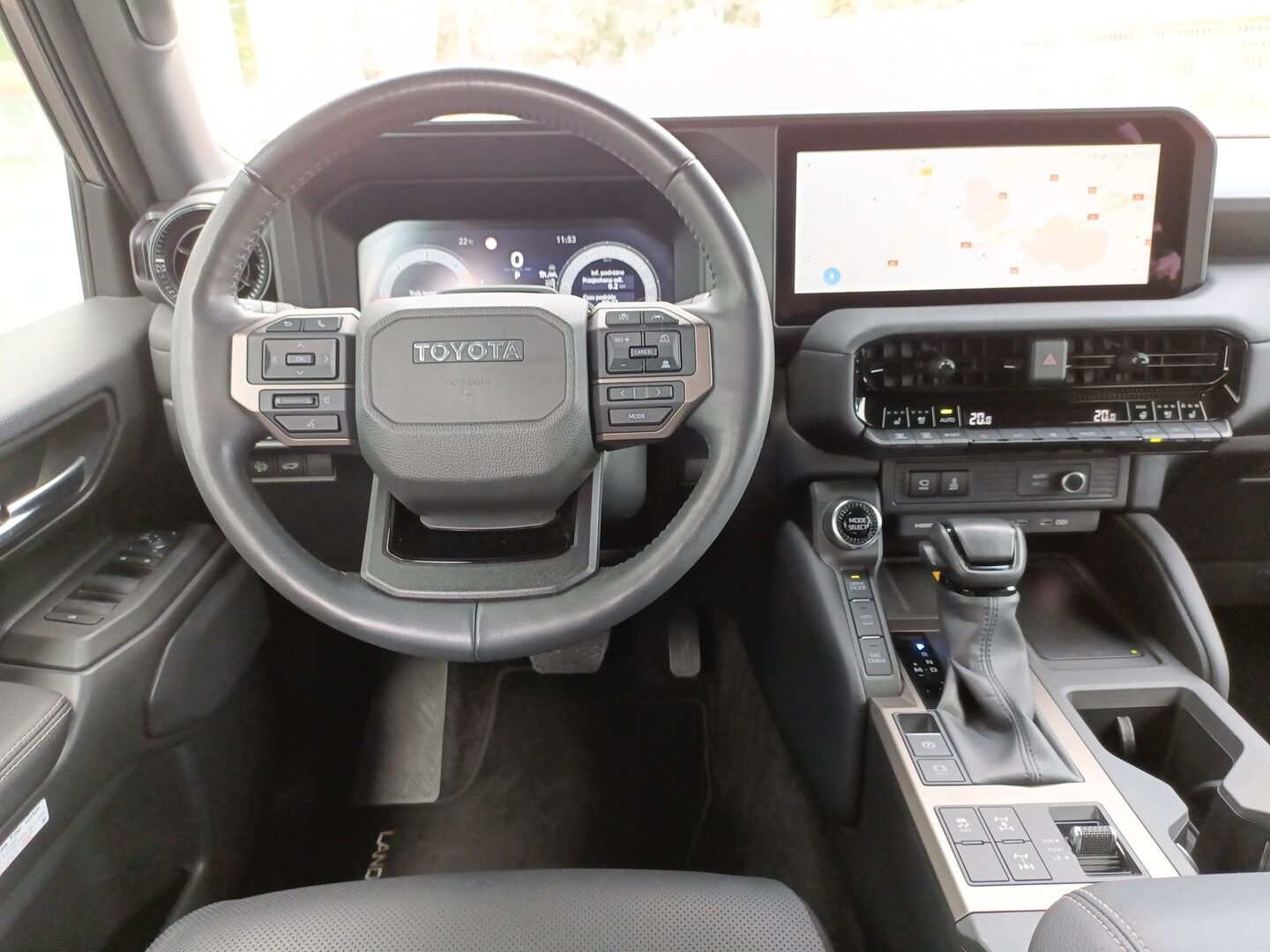 Toyota Land Cruiser - zdjęcie 14