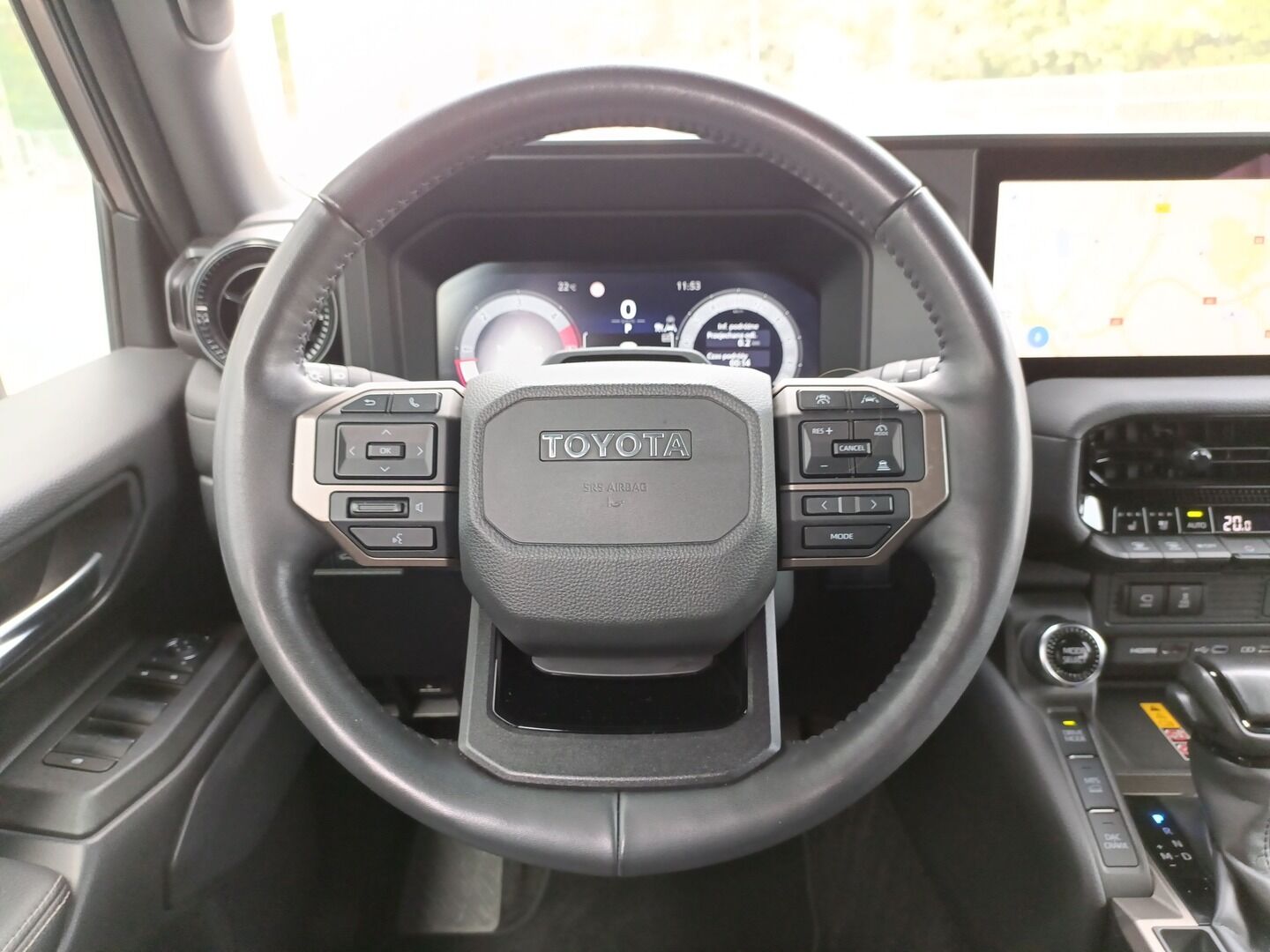 Toyota Land Cruiser - zdjęcie 15