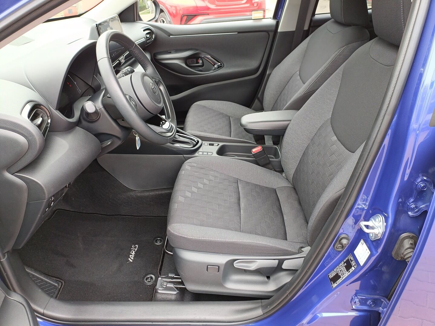 Toyota Yaris - zdjęcie 9