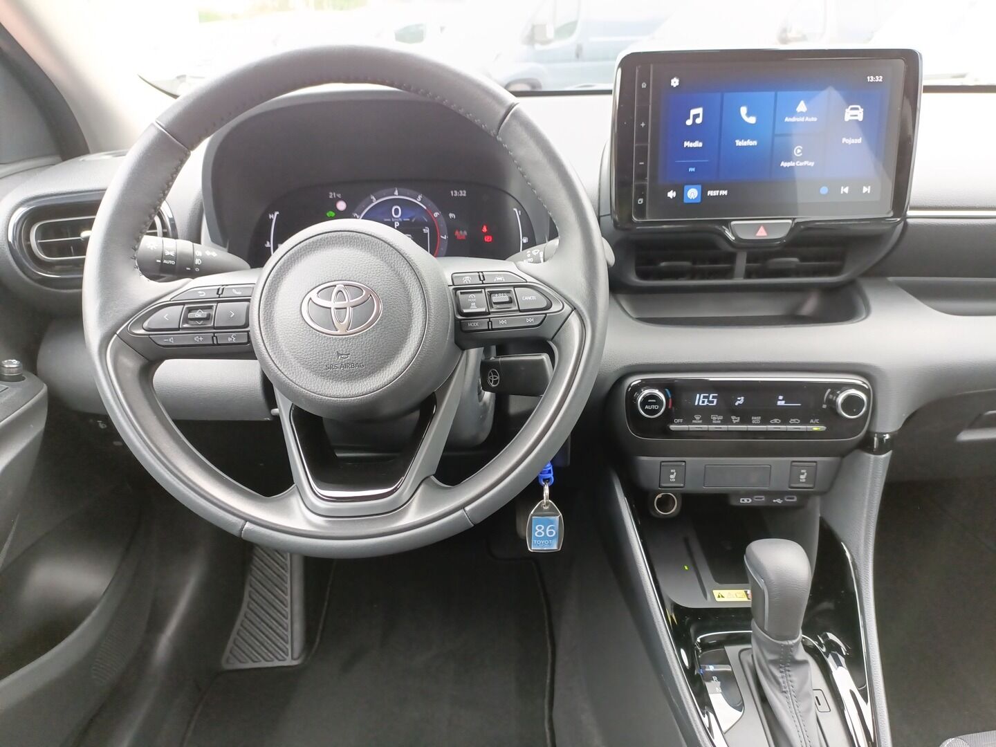 Toyota Yaris - zdjęcie 14