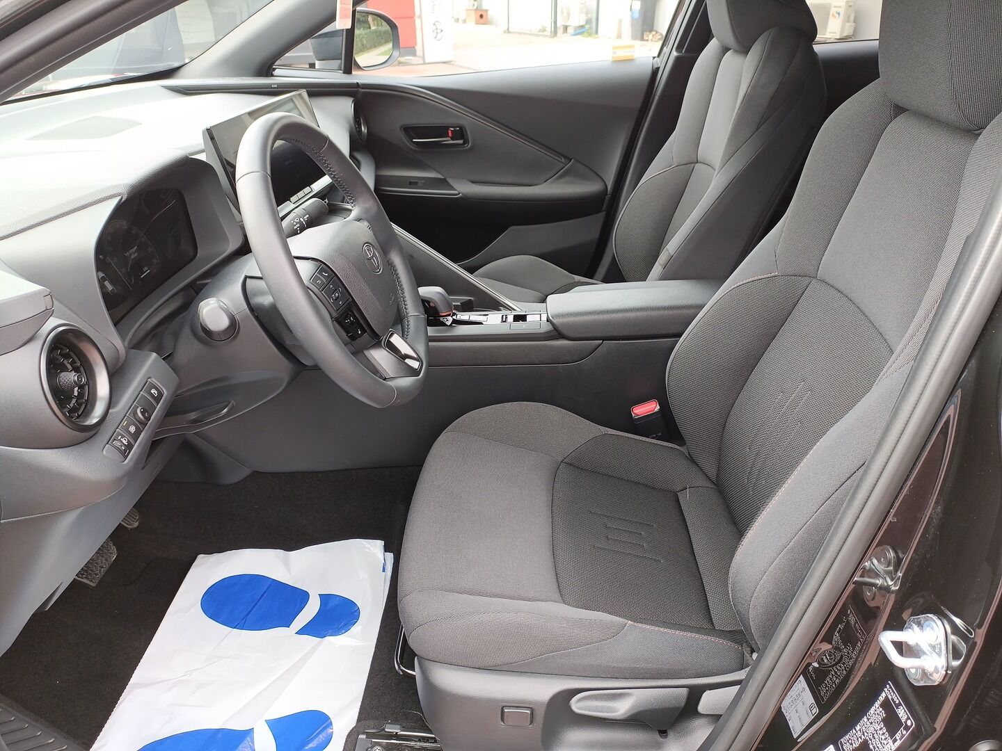 Toyota C-HR - zdjęcie 9
