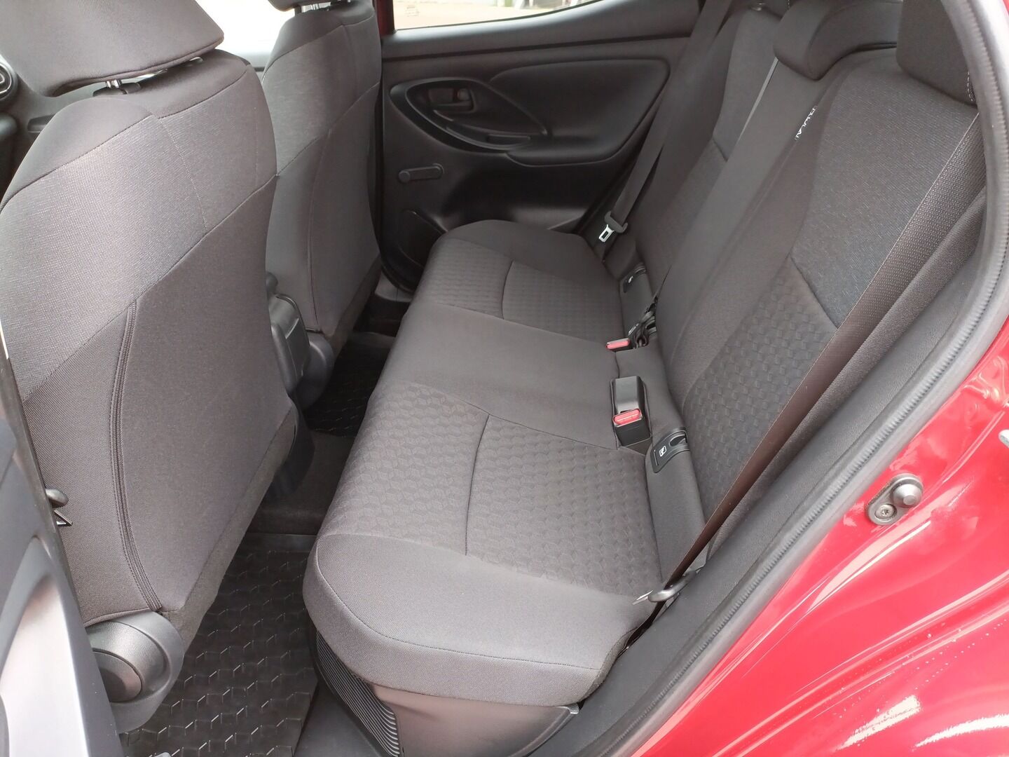 Toyota Yaris - zdjęcie 10