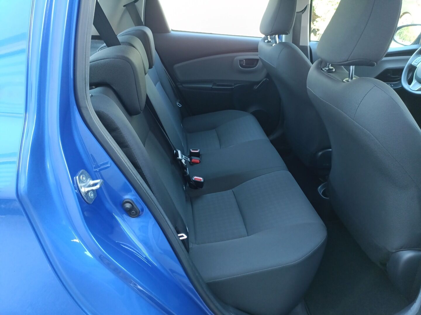 Toyota Yaris - zdjęcie 12