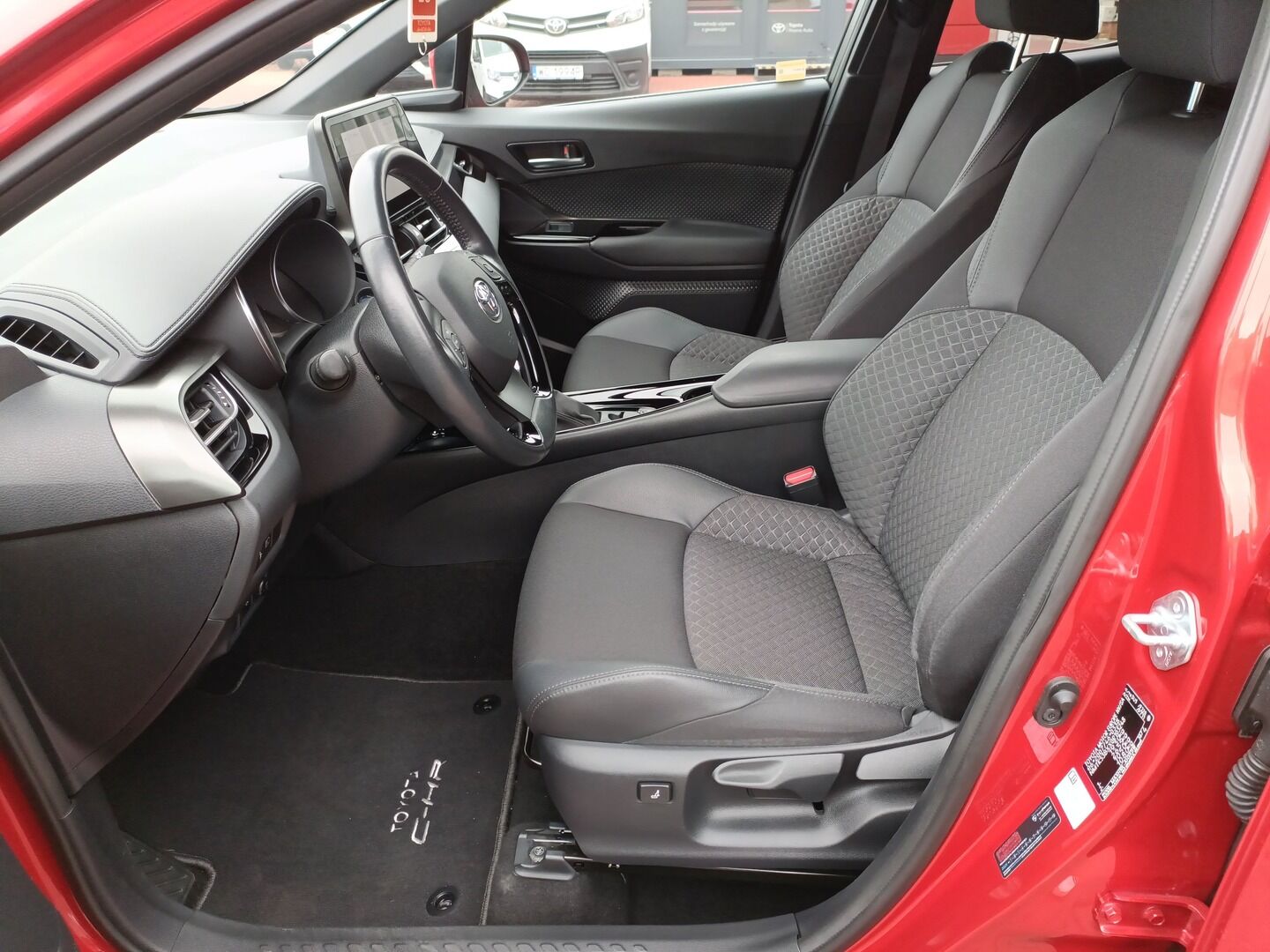 Toyota C-HR - zdjęcie 9