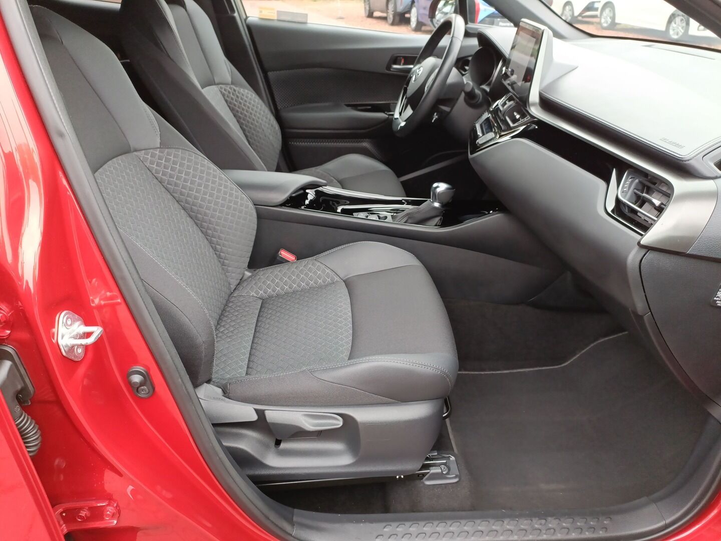 Toyota C-HR - zdjęcie 11