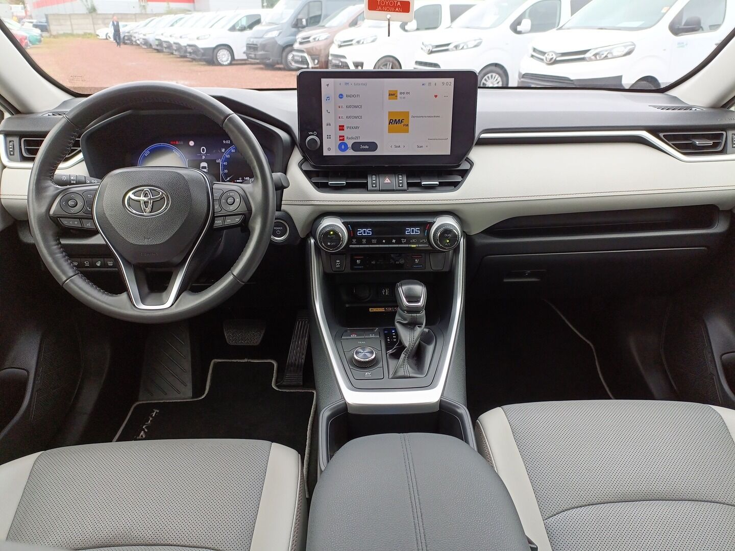 Toyota RAV4 - zdjęcie 13