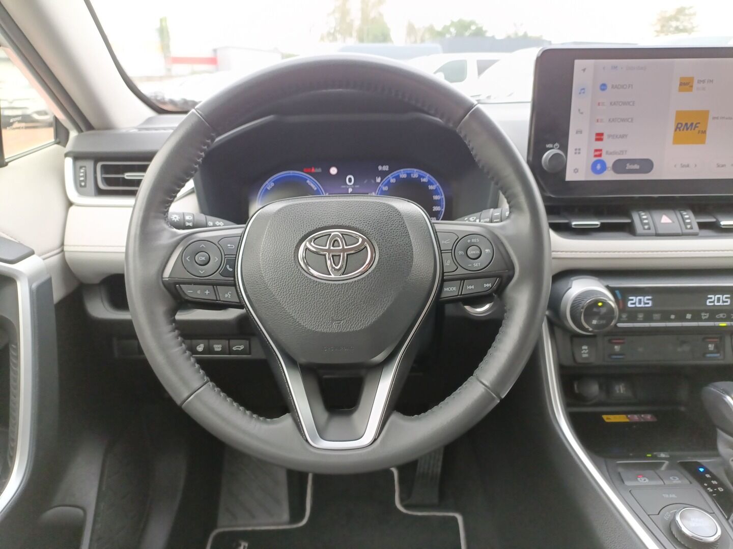 Toyota RAV4 - zdjęcie 15