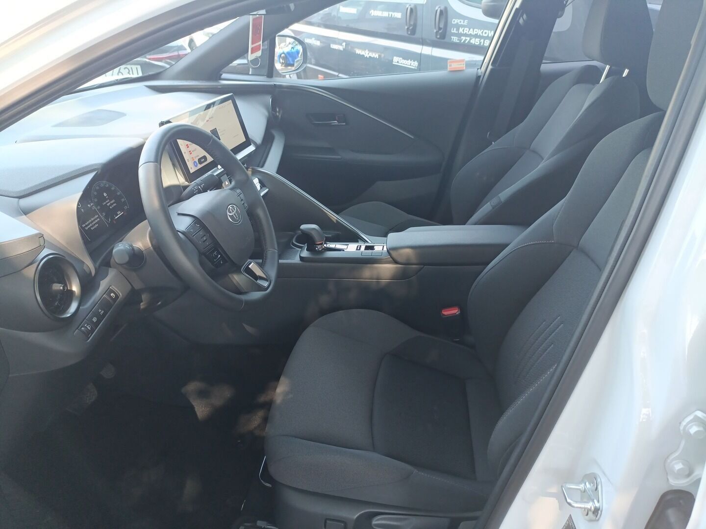 Toyota C-HR - zdjęcie 9