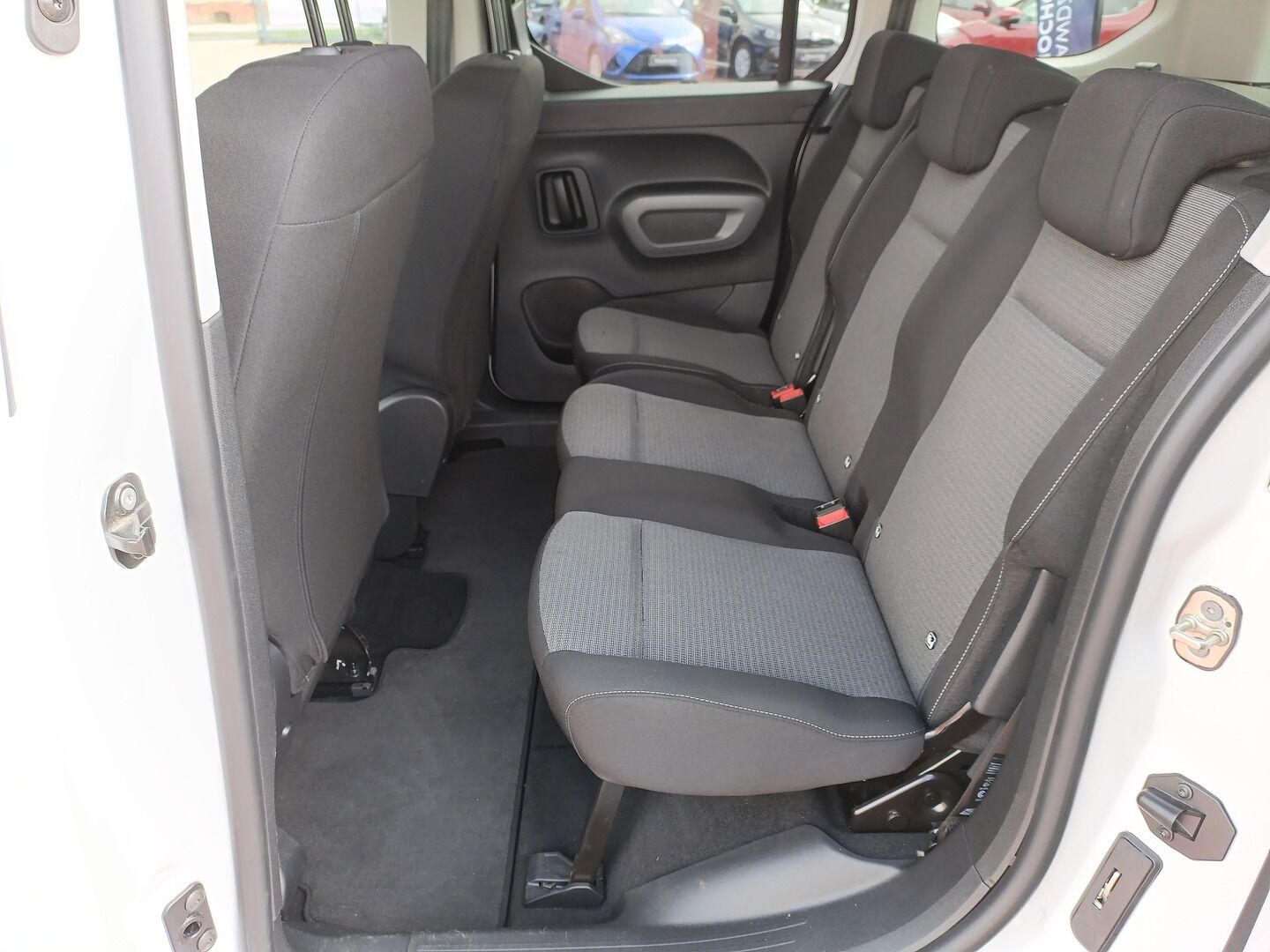 Toyota PROACE CITY VERSO - zdjęcie 11