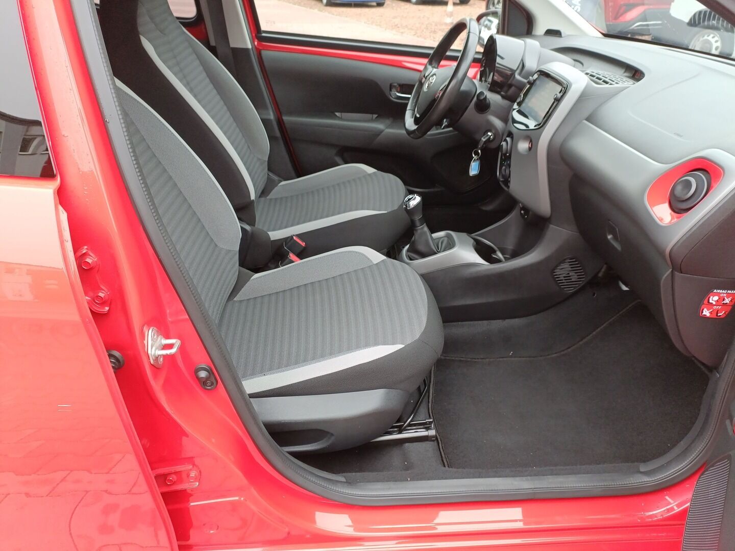 Toyota Aygo - zdjęcie 12