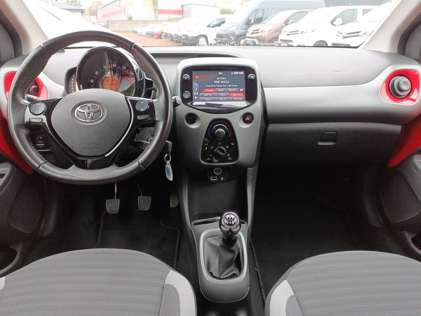 Toyota Aygo - zdjęcie 9